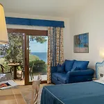 Club Esse Palmasera Hotel 4*