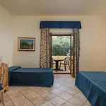 Club Esse Palmasera Hotel 4*