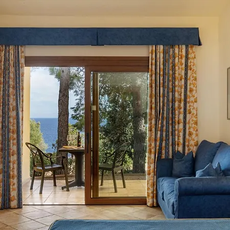 Club Esse Palmasera Hotel