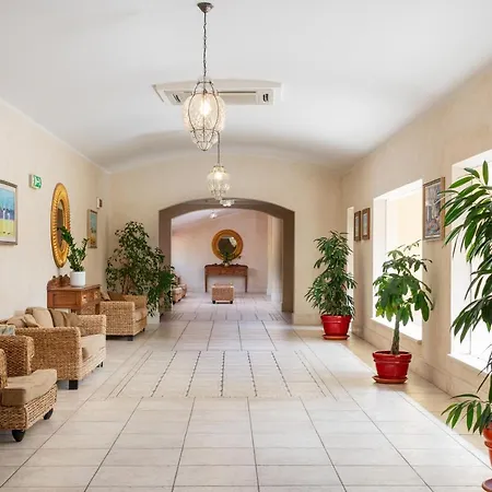 Club Esse Palmasera Hotel 4*