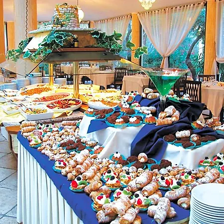Hotel Club Esse Palmasera 4*