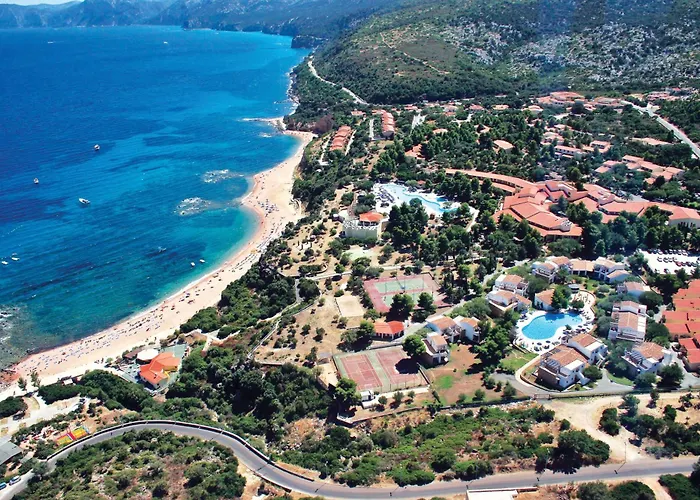 Club Esse Palmasera Hotel