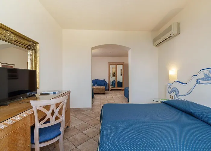 Отель Club Esse Palmasera Кала-Гононе