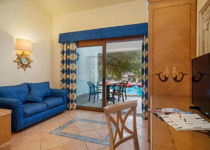 Club Esse Palmasera Отель Кала-Гононе